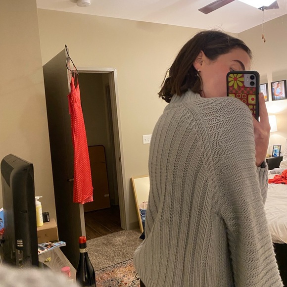 CUTEST SWEATER EVER! - Picture 7 of 8